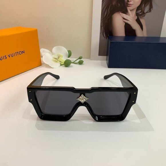 Louis Vuitton Black Monogram Sunglasses with Orange Box - Picture 1 of 5